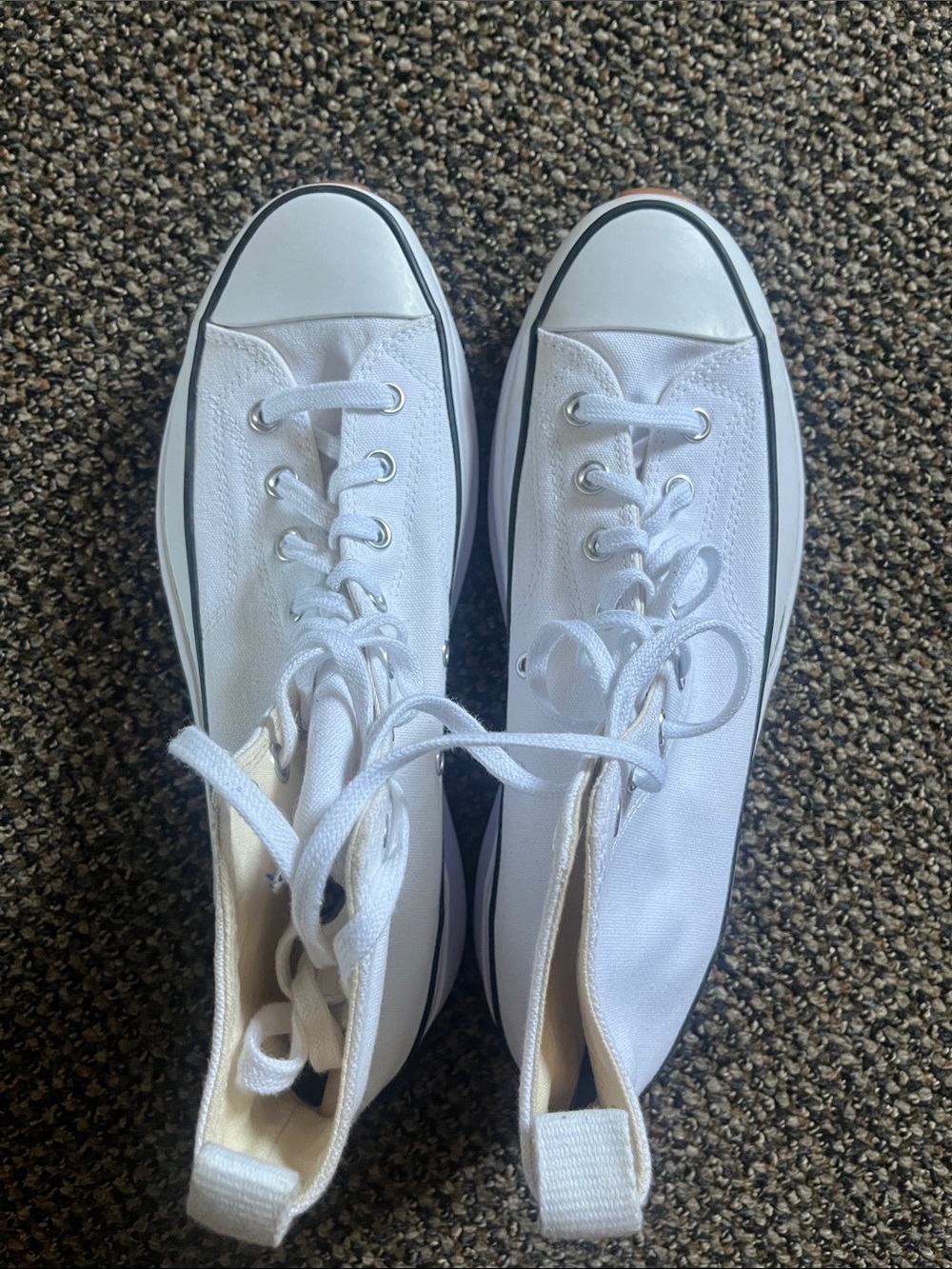 Chuck Taylor Run Star high top sneakers size 11 NWO box.